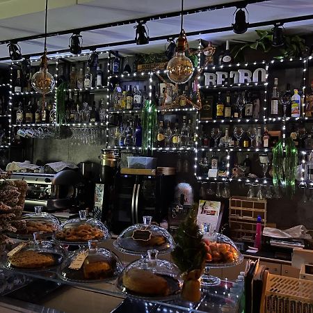 B&B Caffe Retro' Чистерна-ді-Латіна Екстер'єр фото