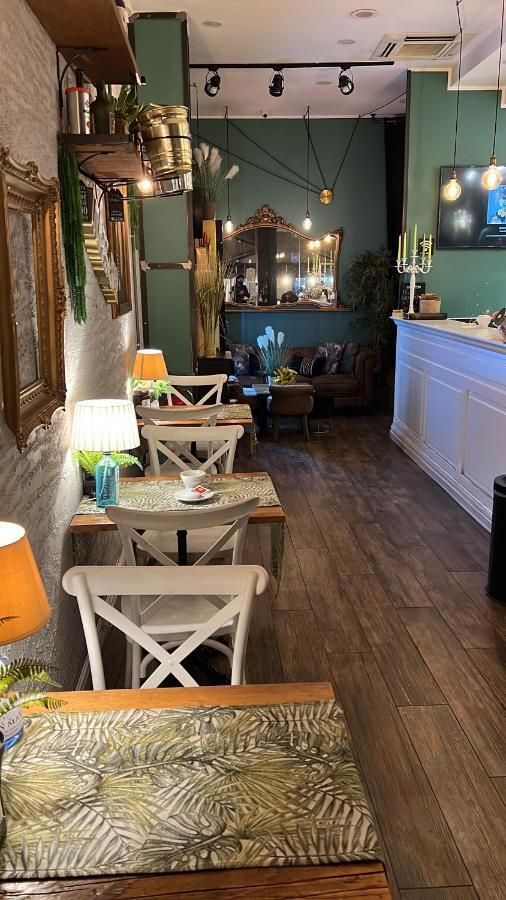 B&B Caffe Retro' Чистерна-ді-Латіна Екстер'єр фото