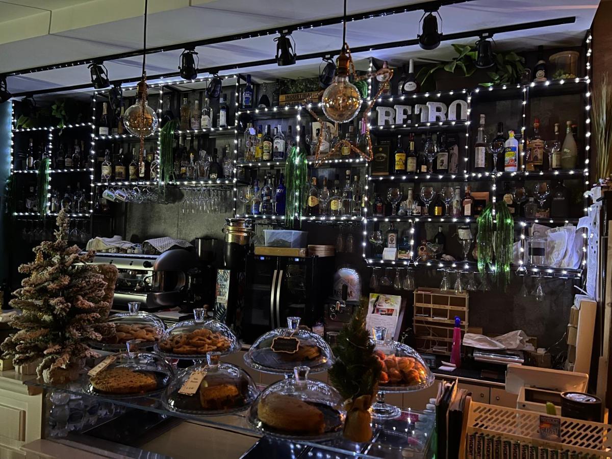 B&B Caffe Retro' Чистерна-ді-Латіна Екстер'єр фото