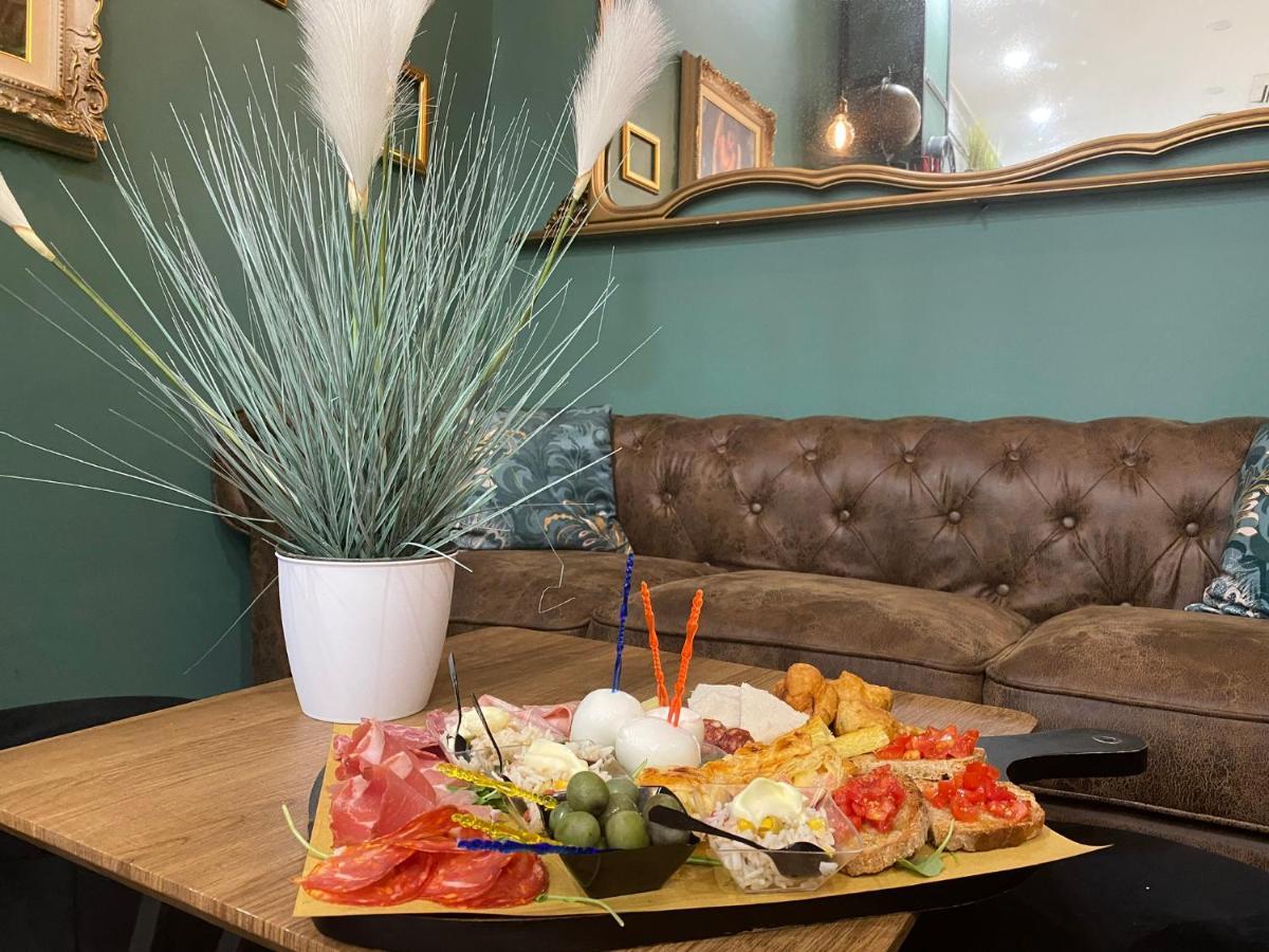 B&B Caffe Retro' Чистерна-ді-Латіна Екстер'єр фото